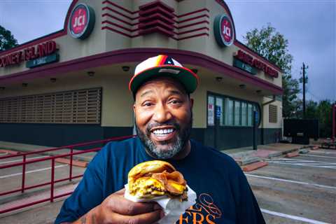 Beloved Burger Finally Finds a Permanent Houston Restaurant Home and It’s an Iconic Win — Trill..