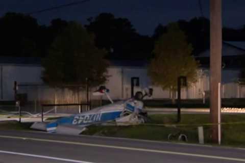 1 dead after small plane crashes in northwest Harris County, strikes powerline