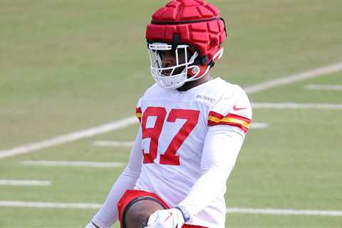 Chiefs Roster: Felix Anudike-Uzomah discusses progress learning defense