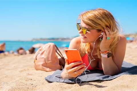 Spain holiday warning as Brits jetting abroad for summer could be fined £700 for listening to music