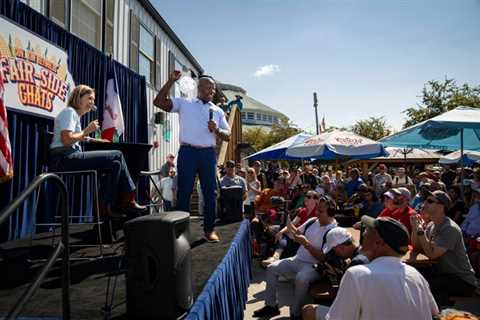 Tim Scott praises Iowa at state festival and condemns new charges against Trump