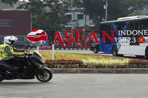 Southeast Asian leaders besieged by thorny issues as they hold an ASEAN summit without Biden