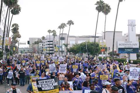 California Lawmakers Approve Nation-Leading $25 Minimum Wage for Health Workers