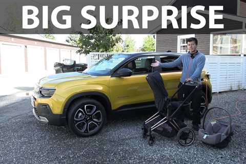 Jeep Avenger child seat and baby stroller test