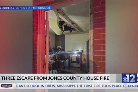 Three escape from Jones County house fire