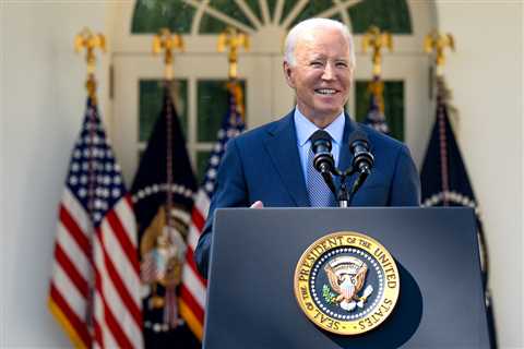 Biden signs stopgap spending bill, avoiding government shutdown  ⋆