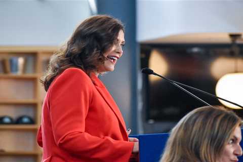 Whitmer signs labor organizing, fishery regulation manoomin bills and more ⋆