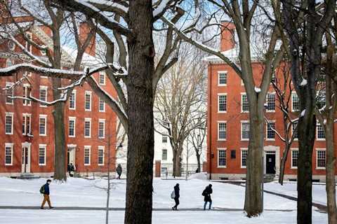 Billionaire graduate accuses Harvard of discriminating against White males — RT World News