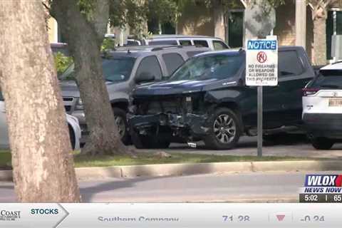 Medical emergency leads to wreck at Biloxi National Cemetery