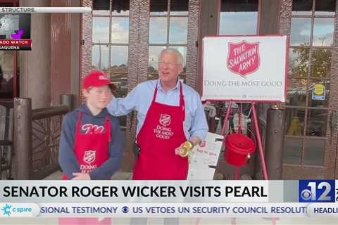 Sen. Wicker rings bell for Salvation Army in Pearl