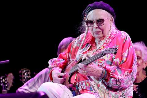 Joni Mitchell: 10 Surprising Facts About Grammys Star