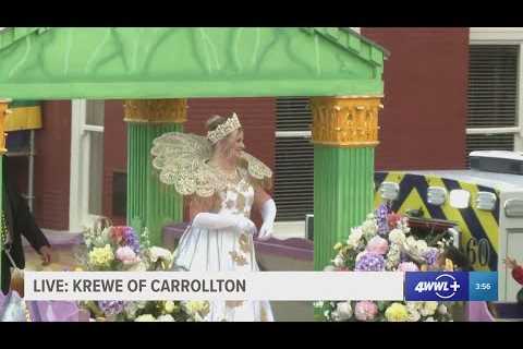 Queen of Krewe of Carrollton toasts with Mayor Cantrell, accepts key to the city