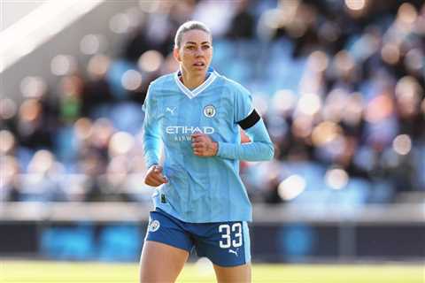 ‘I love playing next to her’ – Manchester City defender Kennedy hails Greenwood partnership