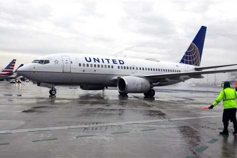 United flight diverted after toilet reportedly overflows into cabin