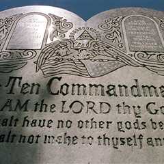 SCOTUS might not strike down allowing the Ten Commandments in AZ classrooms • Florida Phoenix