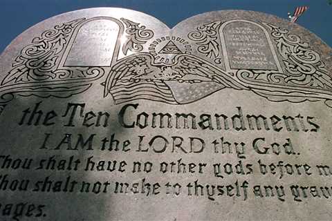 SCOTUS might not strike down allowing the Ten Commandments in AZ classrooms • Florida Phoenix