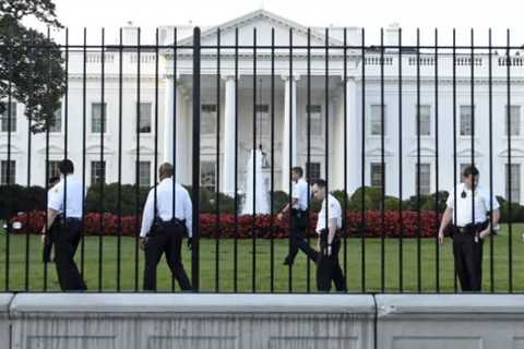 Driver Dies After Ramming Car Into White House Gate, Probe Launched