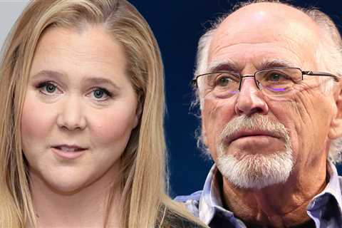 Amy Schumer Reportedly Flashed Boob at Jimmy Buffett’s Memorial