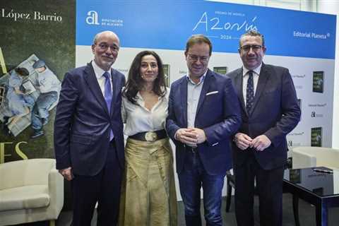 Presentación del Premio Azorín de Novela 2024: "La tierra bajo tus pies"