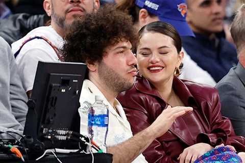 Selena Gomez And Benny Blanco Pack On The PDA This Fourth Of July – Hollywood Life