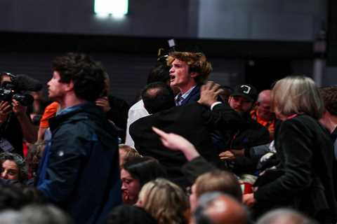 Gaza protestor interrupts Labour conference