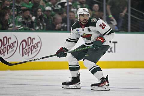 Matt Dumba Signs One-Year Deal with Coyotes in NHL News