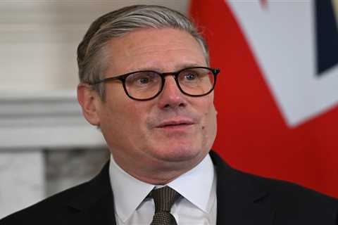 Nigel Farage warns Sir Keir Starmer has just THREE days to save British steelmaking from collapse